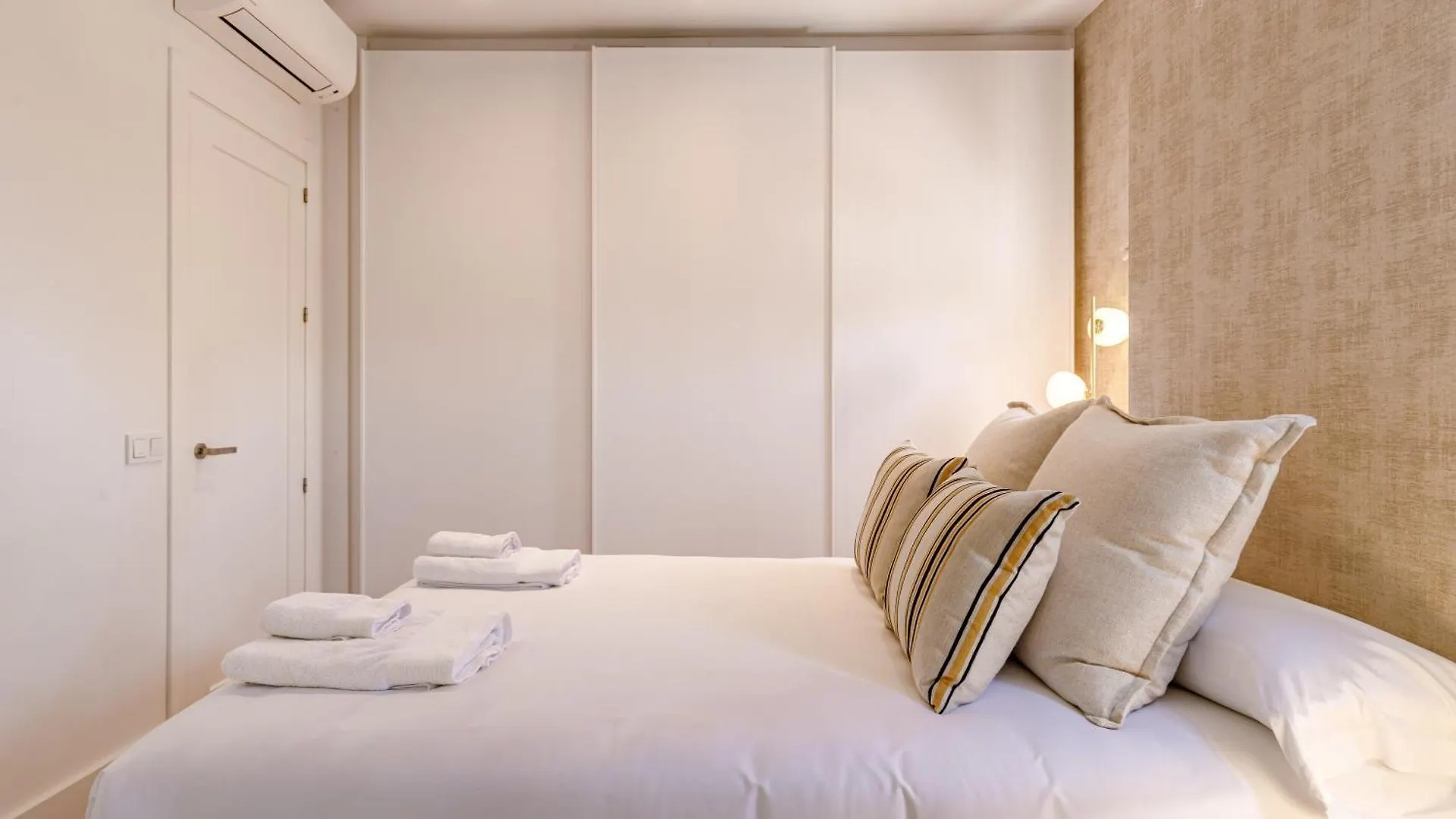 Six Apartments By Caleta Homes Málaga