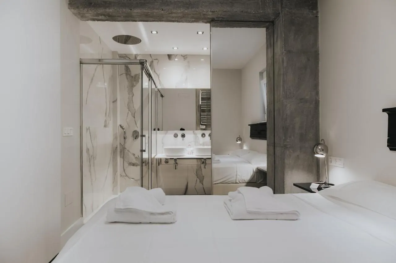 Six Apartments By Caleta Homes Málaga Spagna