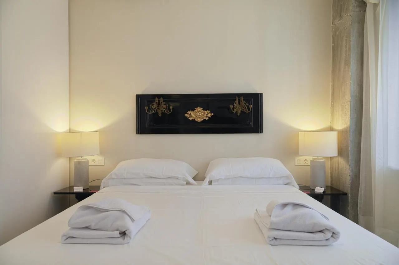 Six Apartments By Caleta Homes Málaga