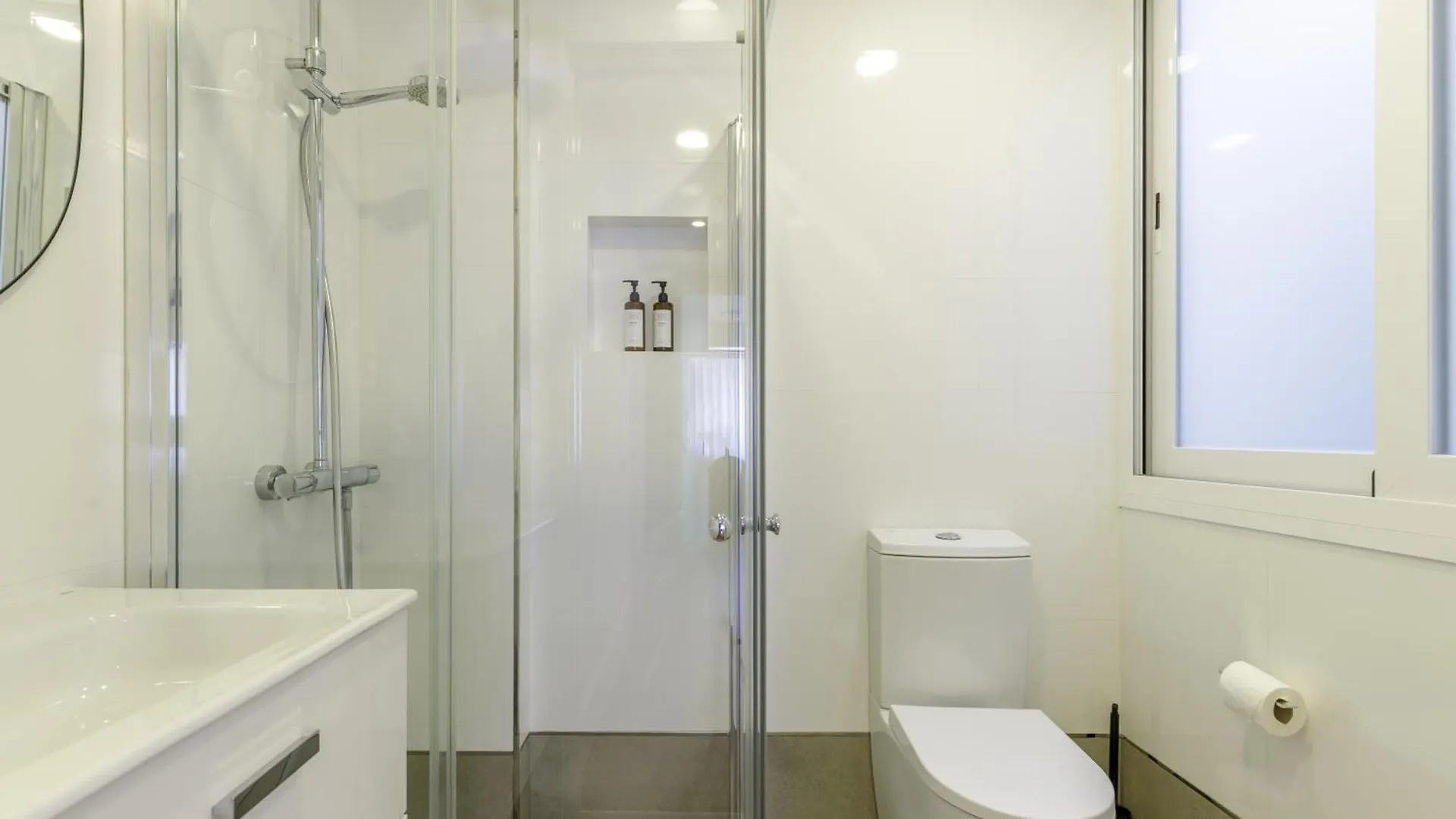 Six Apartments By Caleta Homes Málaga