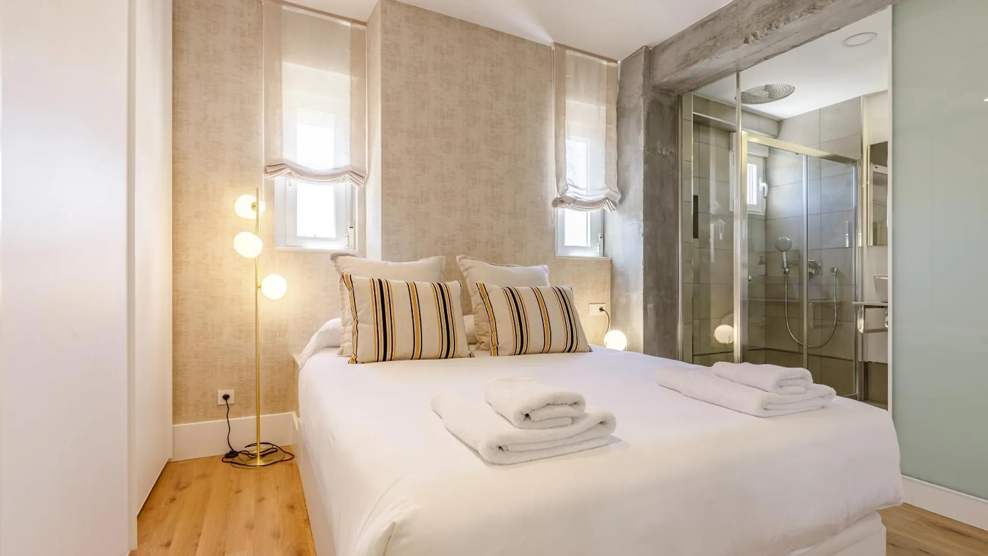 Six Apartments By Caleta Homes Malaga