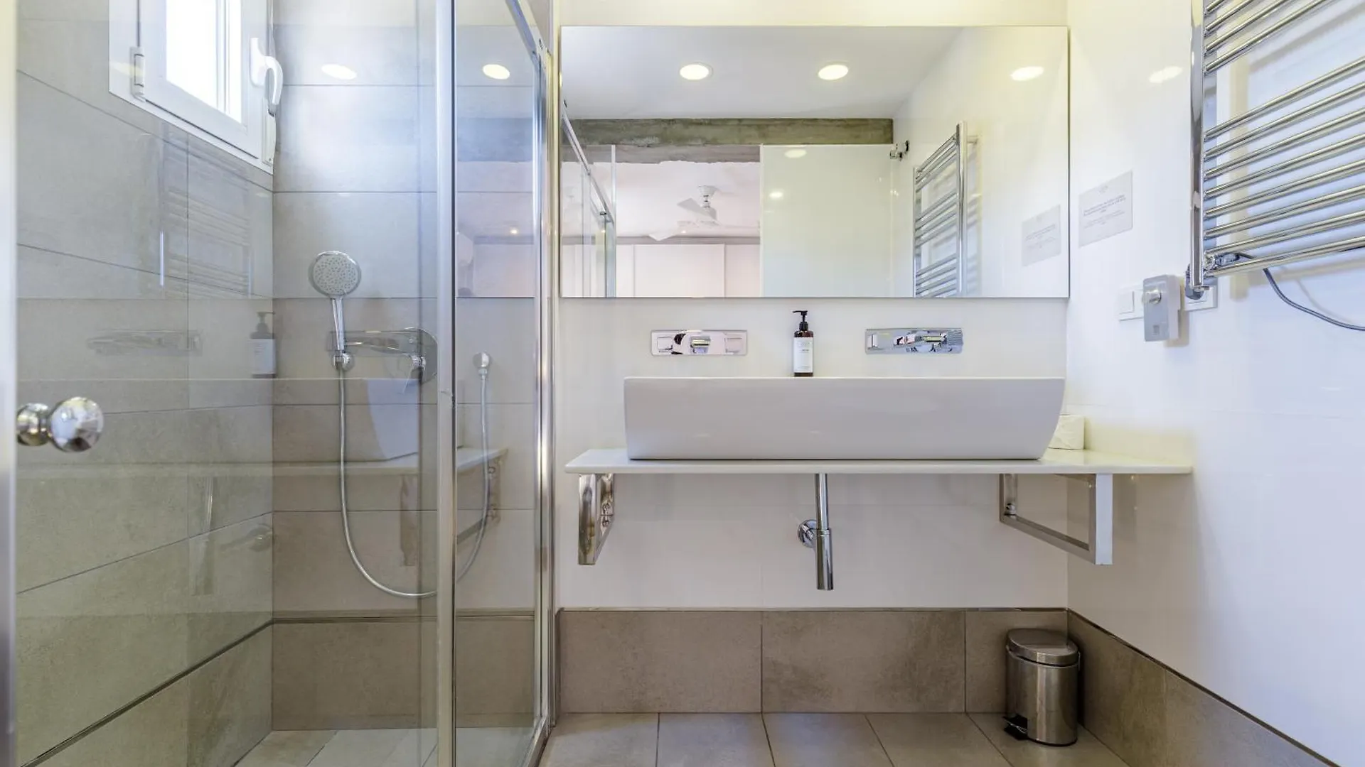 Six Apartments By Caleta Homes Málaga Spagna